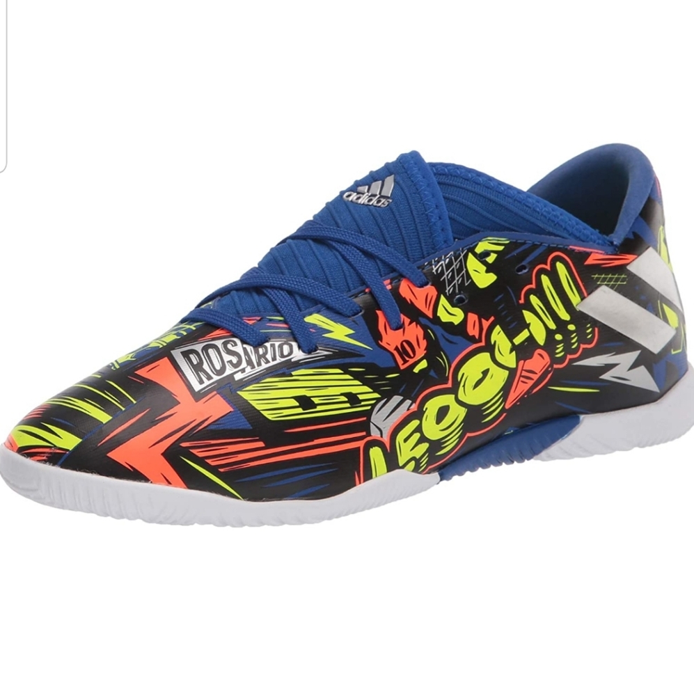 Soccer shoes